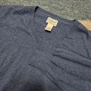 L.L. Bean Cotton Cashmere V-Neck Sweater Men’s Large Blue